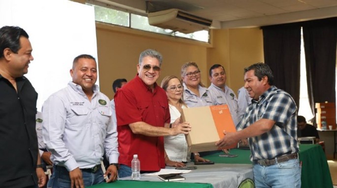 refrenda su apoyo a trabajadores 1