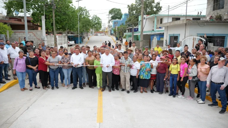 Entrega Gobierno de Altamira obra vial en la colonia Tampico-Altamira
