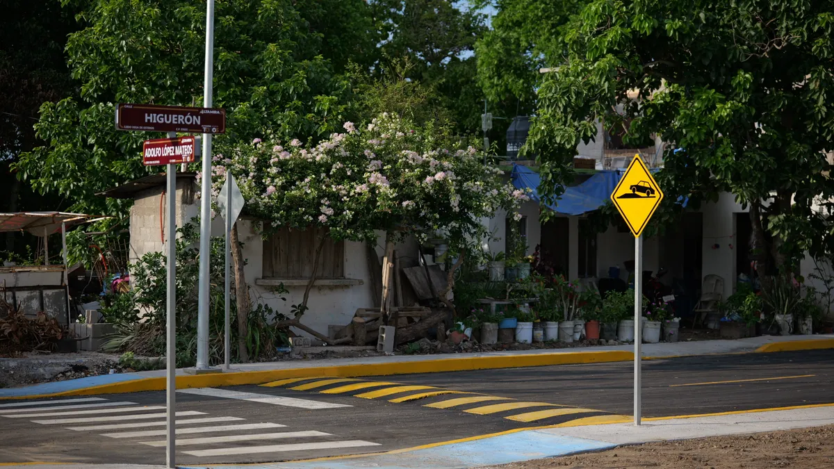 calle higueron y adolfo lopez mtz2